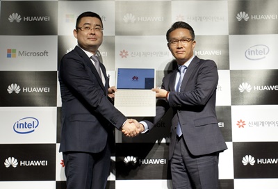 사진자료_올리버 우 화웨이 컨슈머 비즈니스 그룹 일본 및 한국 지역 총괄_고학봉 신세계아이앤씨 밸류서비스사업부 상무.jpg 사진자료_올리버 우 화웨이 컨슈머 비즈니스 그룹 일본 및 한국 지역 총괄_고학봉 신세계아이앤씨 밸류서비스사업부 상무.jpg