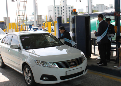 롯데제과 귀성객 졸음방지 캠페인 사진.jpg