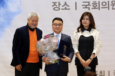 [롯데면세점] 브랜드 대상 수상 01.jpg