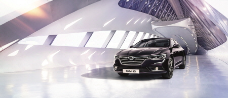 크기변환_르노삼성 SM6 아메시스트 블랙 전측면.jpg