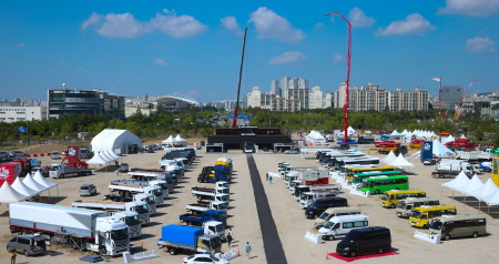 크기변환_20170525 현대 트럭 &amp; 버스 메가페어 전시장(1).jpg