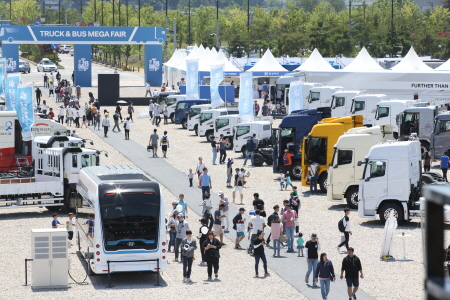 크기변환_(보도사진) 국내 최초 상용차 종합 박람회 ‘현대 트럭&amp;버스 메가페어’ 성료 (2).jpg