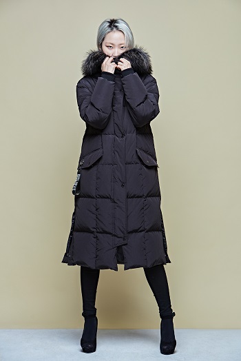 현대百, 이청청과 선보인 패딩.jpg