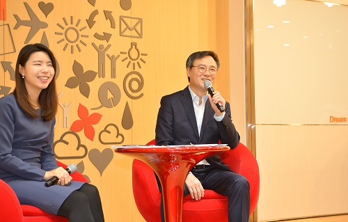 사진2. [SK(주) C&amp;C] 장동현 SK(주) 사장 주관의 '2018년 CEO 라이브 토크' 개최.jpg