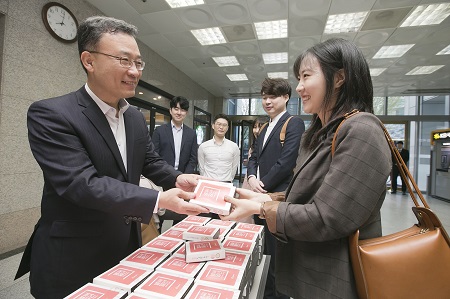 [사진1] 케이뱅크 출범 1주년.jpg