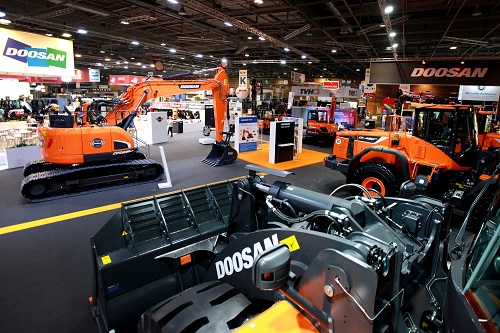 두산_2018 파리Intermat (1).jpg