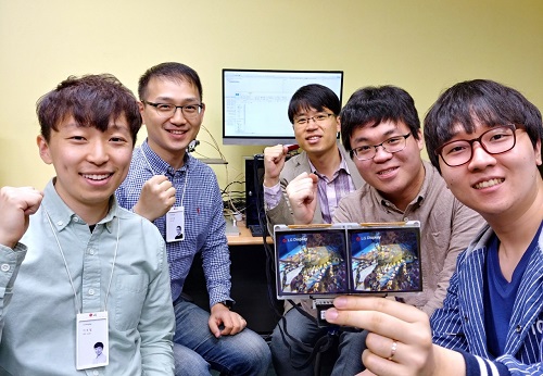 (사진1) LGD 서강대 VR기술 개발_사진_단체_제품.jpg