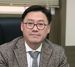 명문제약 우석민 회장.jpg