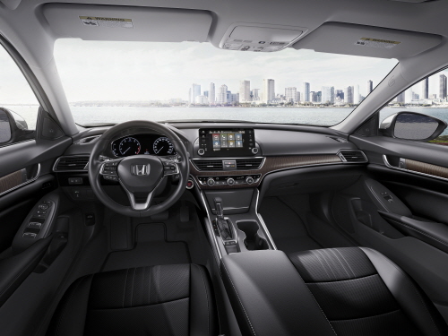 크기변환_[혼다] Accord Turbo 메인데쉬.jpg