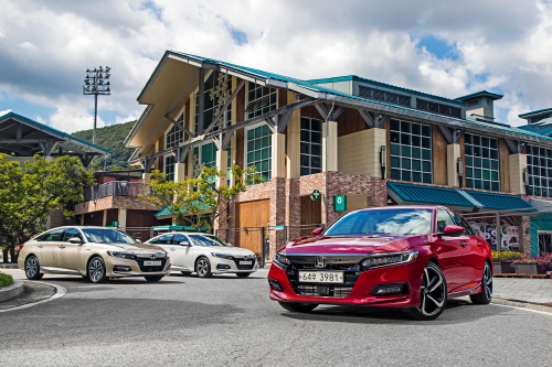 크기변환_[혼다] 어코드 터보, 터보 스포츠, 하이브리드 정지컷_02.jpg