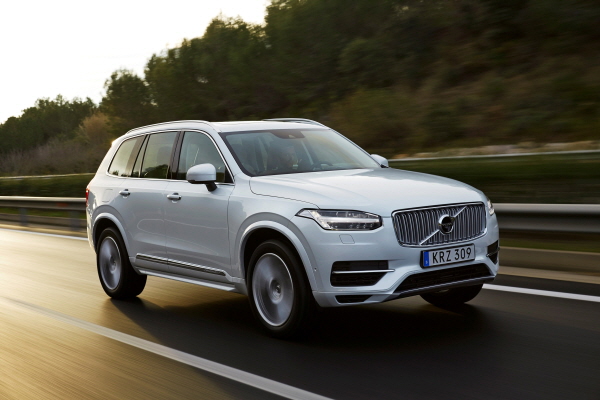 [크기변환][볼보자동차]  XC90_주행.jpg