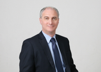 [크기변환]사진자료_로베르토 렘펠 GM 수석 엔지니어, 대표이사.jpg