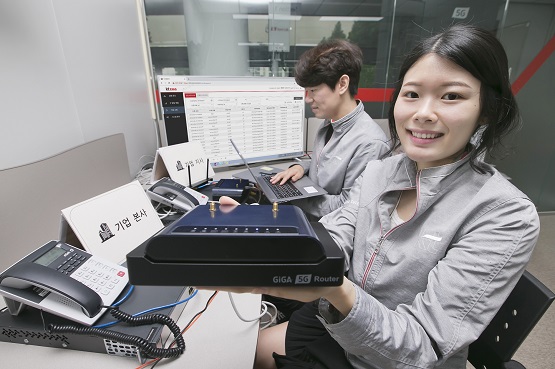 [KT사진자료1] KT 5G 무선백홀 기술개발.jpg