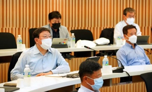 왼쪽 첫번째 허태수 회장