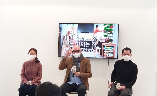 ▲(왼쪽부터)최윤하 이케아 코리아 마케팅 매니저, 니콜라스 욘슨 이케아 코리아 커머셜 매니저, 호레시오 트류히요 컨츄리 홈퍼니싱&리테일 디자인 매니저
