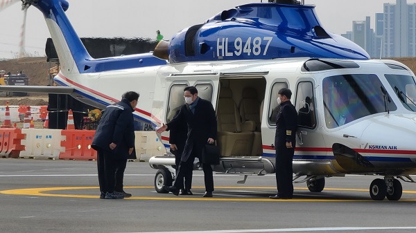 새해 첫 업무로 평택 반도체 사업현장을 방문한 이재용 부회장