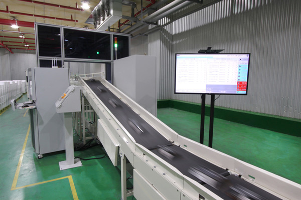 ▲계룡물류센터 내 새롭게 구축한 자동화라인 모습