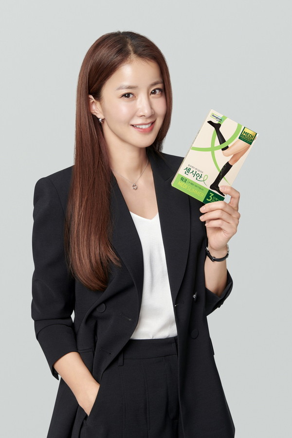 ▲동국제약 압박용 밴드 '센시안 메디슬리머' 모델로 발탁된 배우 이시영 씨