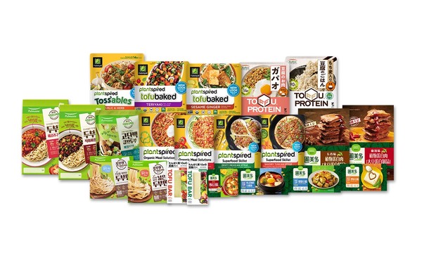 ▲풀무원의 국내 및 미국, 중국, 일본 시장에서의 식물성 지향 식품 라인업