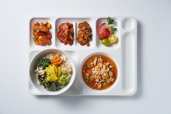 ▲크럼블두부 비빔밥 정식