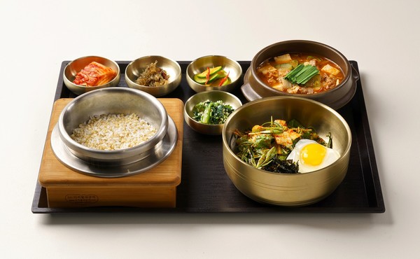 ▲봄나물 겉절이보리밥&소고기된장찌개