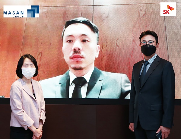 박원철 SK동남아투자법인 대표(오른쪽)과 권혜조 부사장