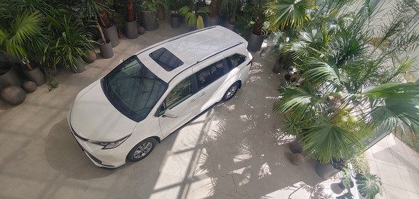 ▲대형SUV이자 미니밴이라는 포지션임에도 뛰어난 연비를 자랑하는 뉴 시에나 하이브리드.