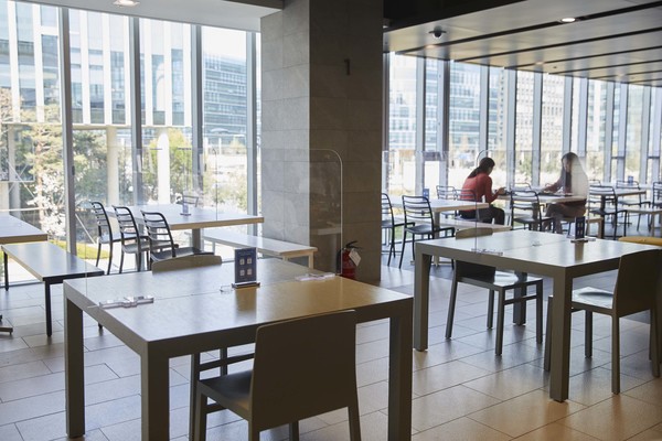 ▲넥슨이 설치 중인 사내 식당 칸막이