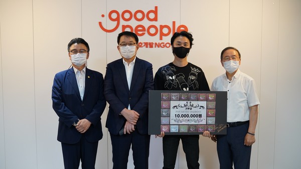 ▲(왼쪽부터)정권삼 굿피플 운영부회장, 김재옥 동원F&B 대표이사, EDM 아티스트 배드보스, 강대성 굿피플 상임이사