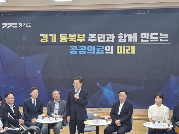 ▲양주 시민들과 소통하는 김동연 경기도지사(오른쪽 세번째)