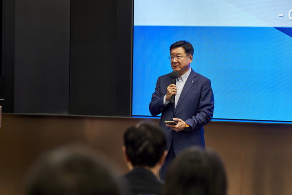 ▲이찬희 삼성 준법감시위원회 위원장이 지난 4일 열린 ‘2025 삼성 준법감시위원회 컴플라이언스 워크숍’에서 인사말을 하고 있다. 사진=삼성 준법감시위원회