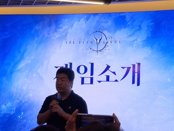 ▲정성환 게임테일즈 대표가 인사말을 하고 있다