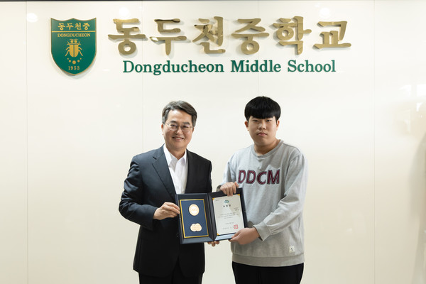 ▲김동연 경기도지사(왼쪽)와 옥현일 군