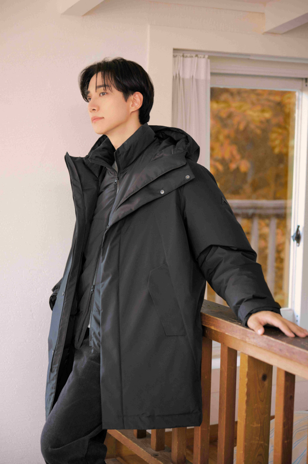 ▲네파 '벤투스 3IN1 후디 다운 자켓' 착용컷.