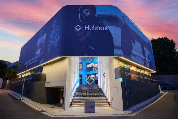 ▲헬리녹스 웨어 팝업스토어 전경.