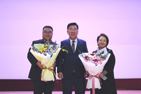 ▲최현수 깨끗한나라 대표(우측에서 첫 번째)