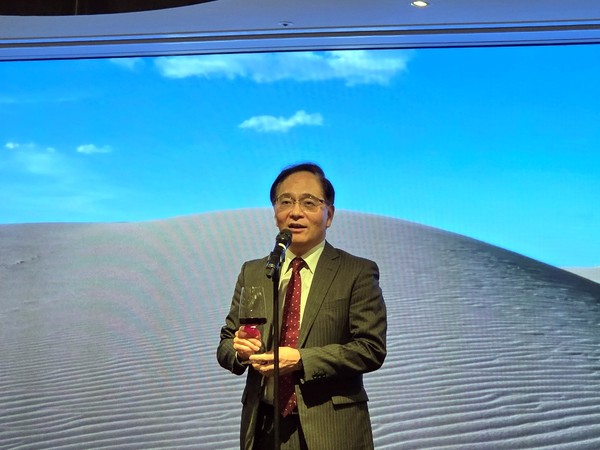 ▲김중호 에어서울 대표가 건배사를 하고 있다.