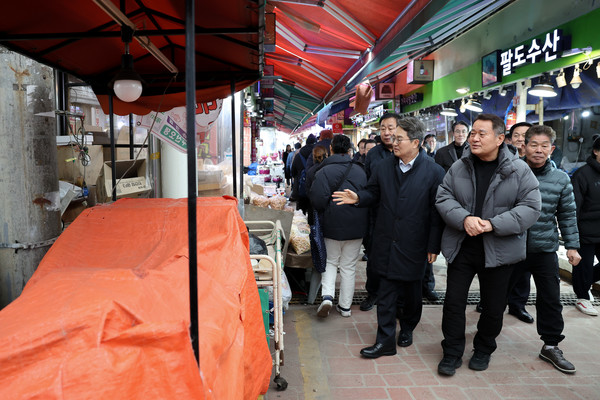 김동연 경기도지사(왼쪽)