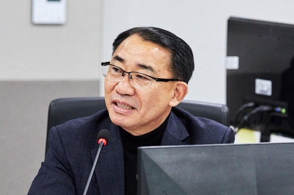 2026년 업무보고에서 김선영 경기도의회 소속 경제노동위원회 및 도청예산결산특별위원회 부위원장(비례)이 발언하고 있다. 사진=경기도 