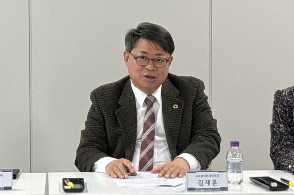 김재훈 경기도의회 의원(안양4)이 '제5차 경기도 교육정책자문위원회 교육협력분과 회의'에 참석해 경기공유대학 발전 방향에 대해 논의하고 있다. 사진=경기도