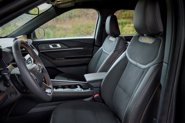 ▲포드 익스플로러 트레머 실내