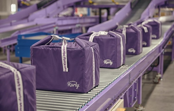 ▲다회용 택배상자 '퍼플박스'. 사진=마켓컬리