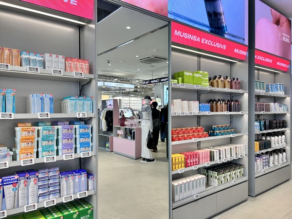 ▲'오직 무신사 뷰티(오테무)' 제품이 모여 있는 매대. 사진=이예원 기자