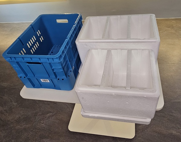 ▲맞춤형 온도 유지 박스(오른쪽). 사진=정현철 기자